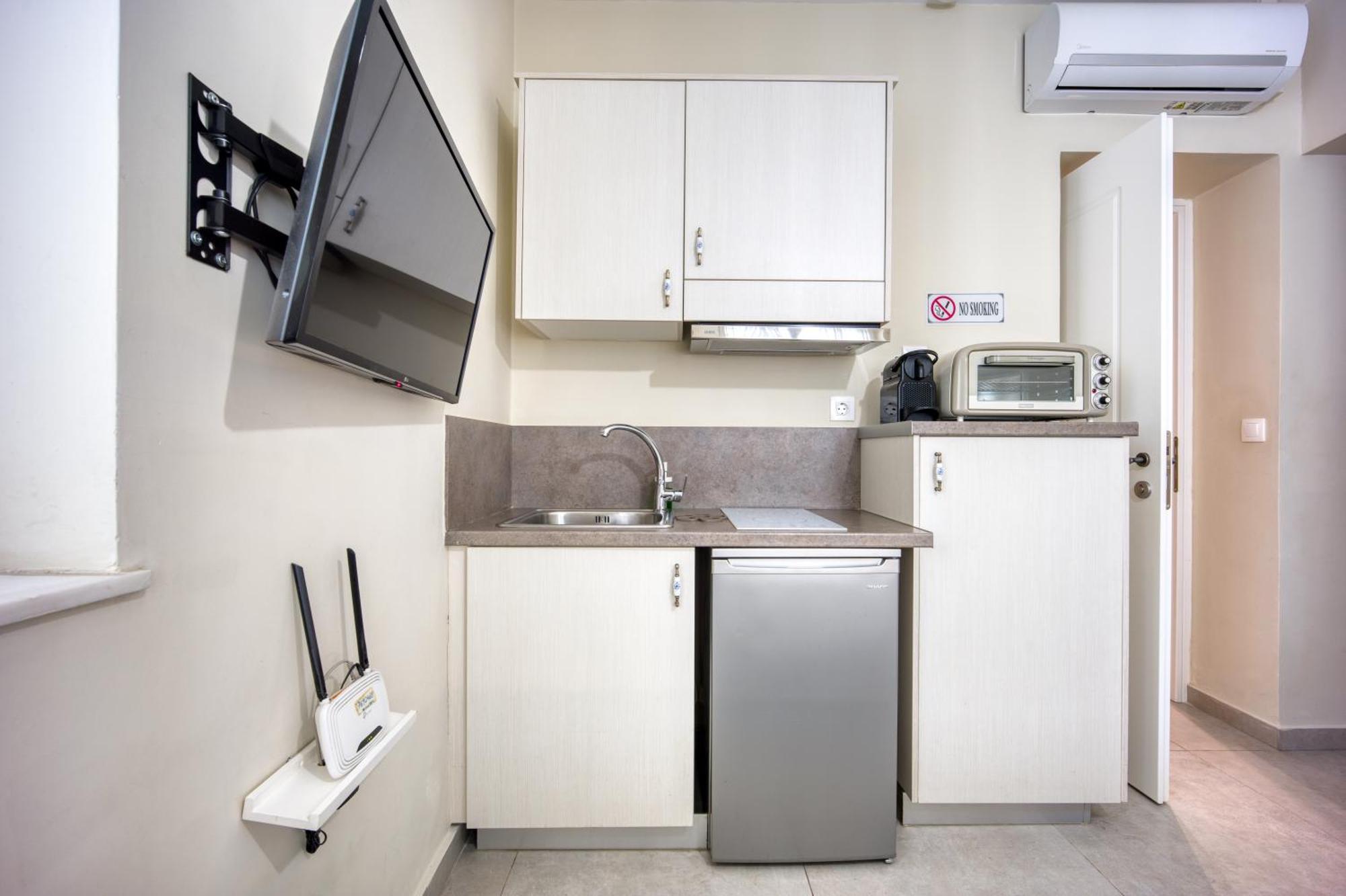 Bentzi...Boutique Apartment 1, Classic Double With Kitchenette, 2 Guests 아테네 외부 사진